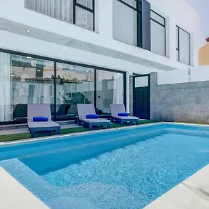 Two Dreams Luxury Villa Corralejo