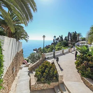 Estudio Jimena Burriana En El Centro De Nerja